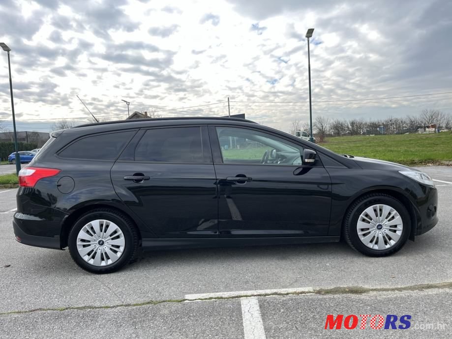 2011' Ford Focus Karavan photo #2