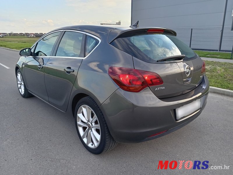 2012' Opel Astra 1,7 Cdti photo #6