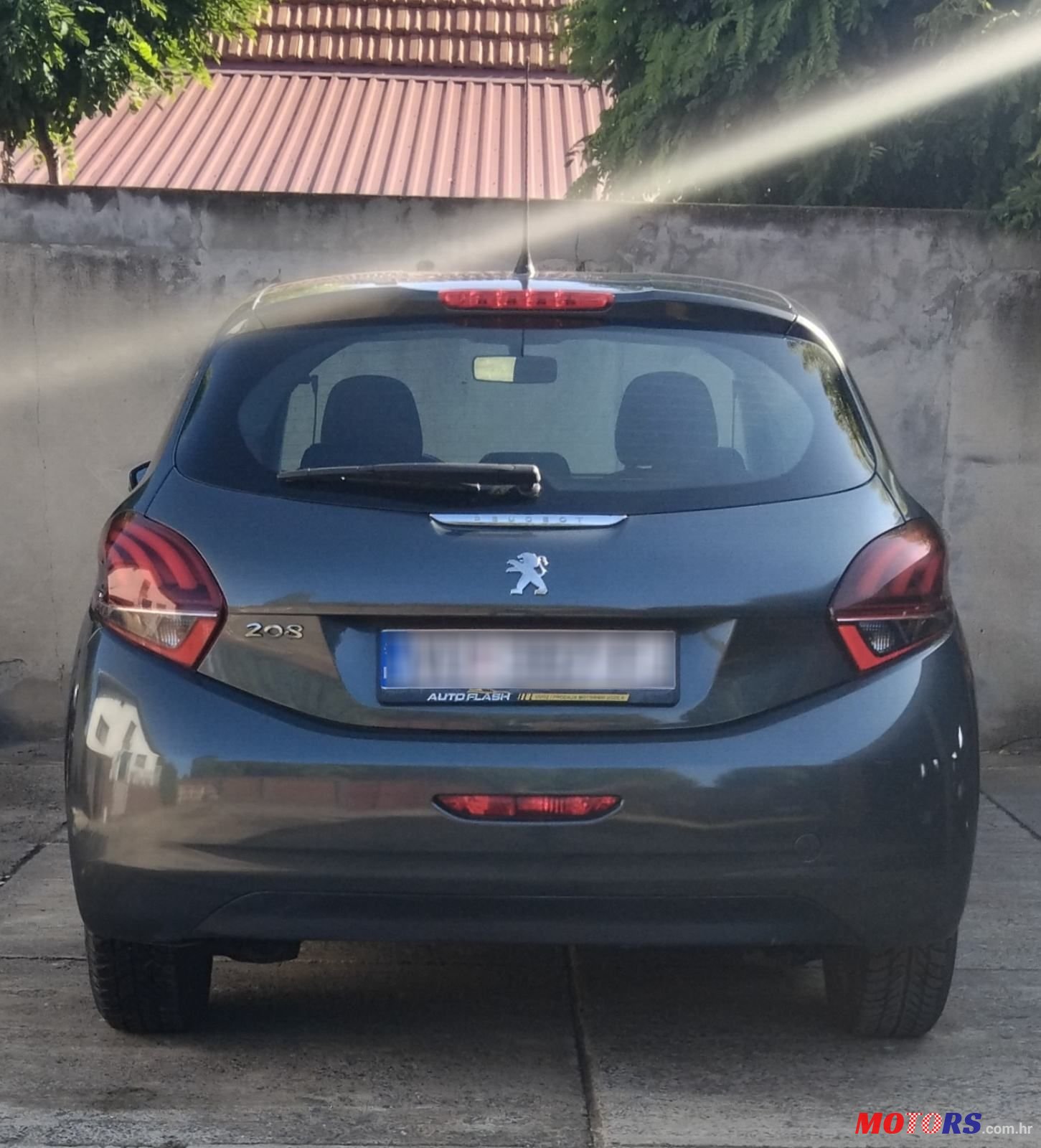 2015' Peugeot 208 1,2 Puretech photo #2