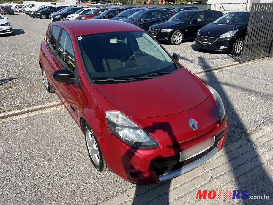 2010' Renault Clio 1,5 Dci photo #2