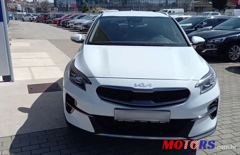 2021' Kia XCeed photo #3