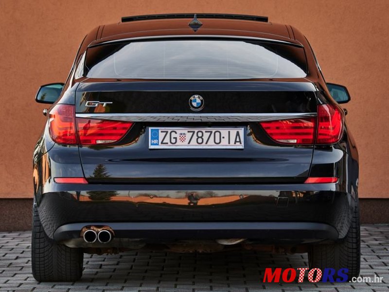 2012' BMW Serija 5 530Xd photo #5