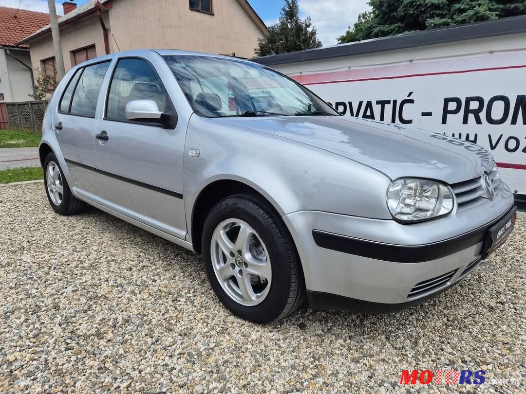 2002' Volkswagen Golf IV 1,4 photo #1