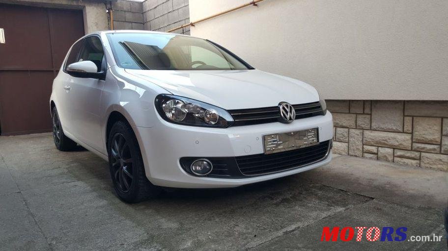 2010' Volkswagen Golf VI 1,6 Tdi photo #2