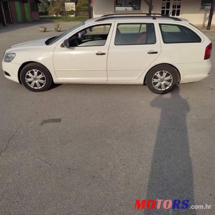 2012' Skoda Octavia Combi photo #4