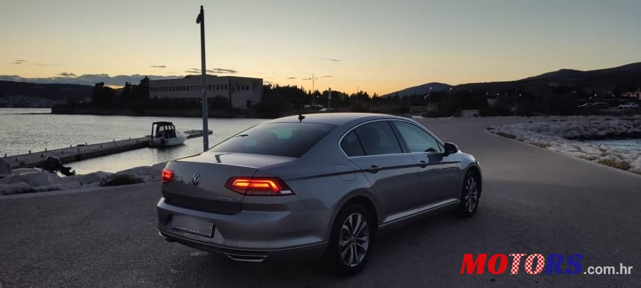 2017' Volkswagen Passat 2,0 Tdi Bmt Dsg photo #3