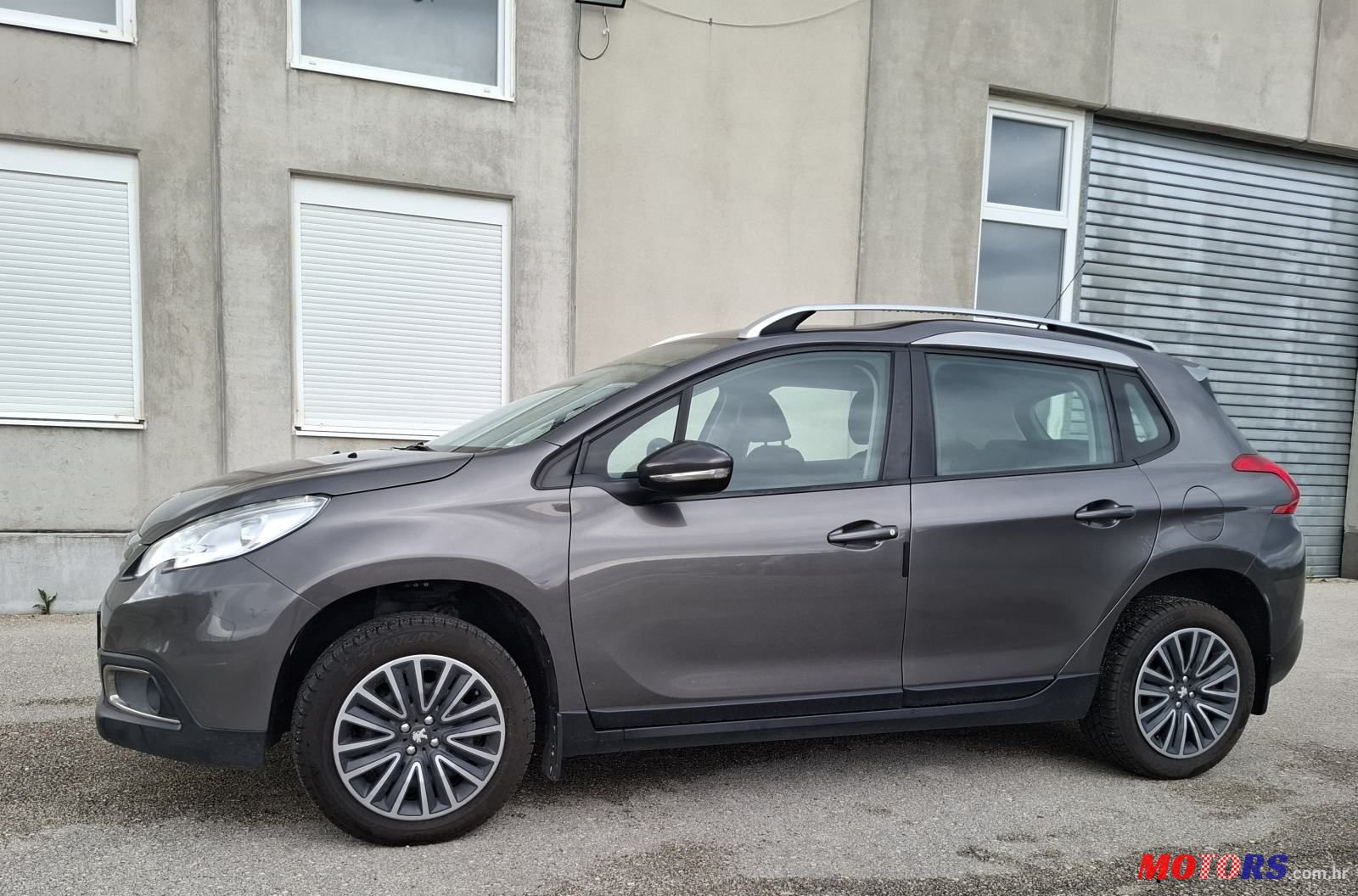 2015' Peugeot 2008 1,2 photo #2