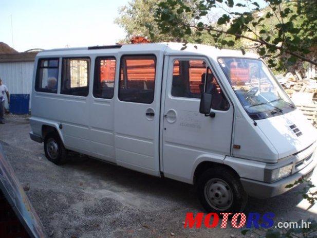 1997' Renault photo #2