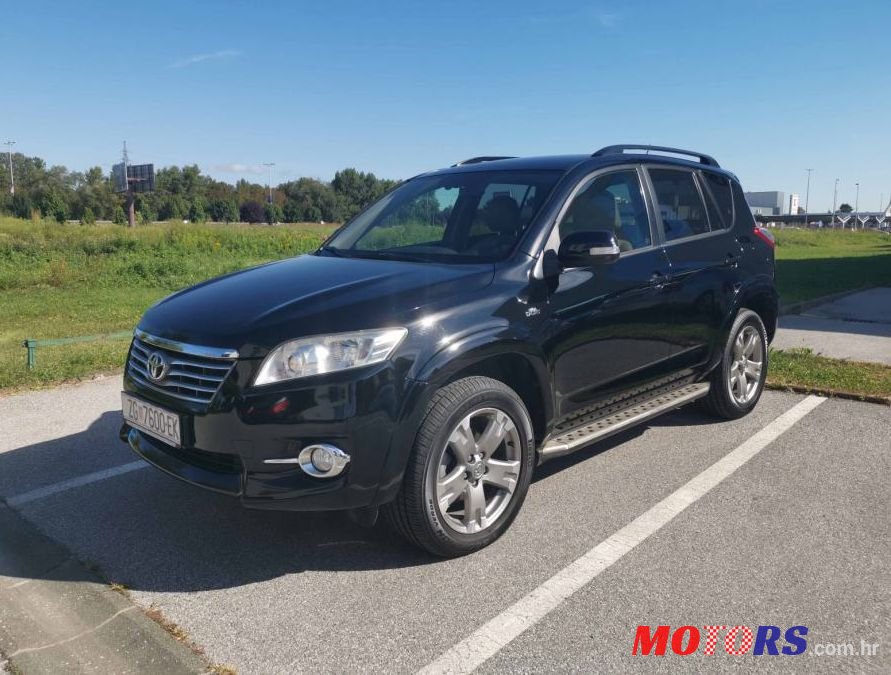 2011' Toyota RAV4 2,2 D-4D photo #1