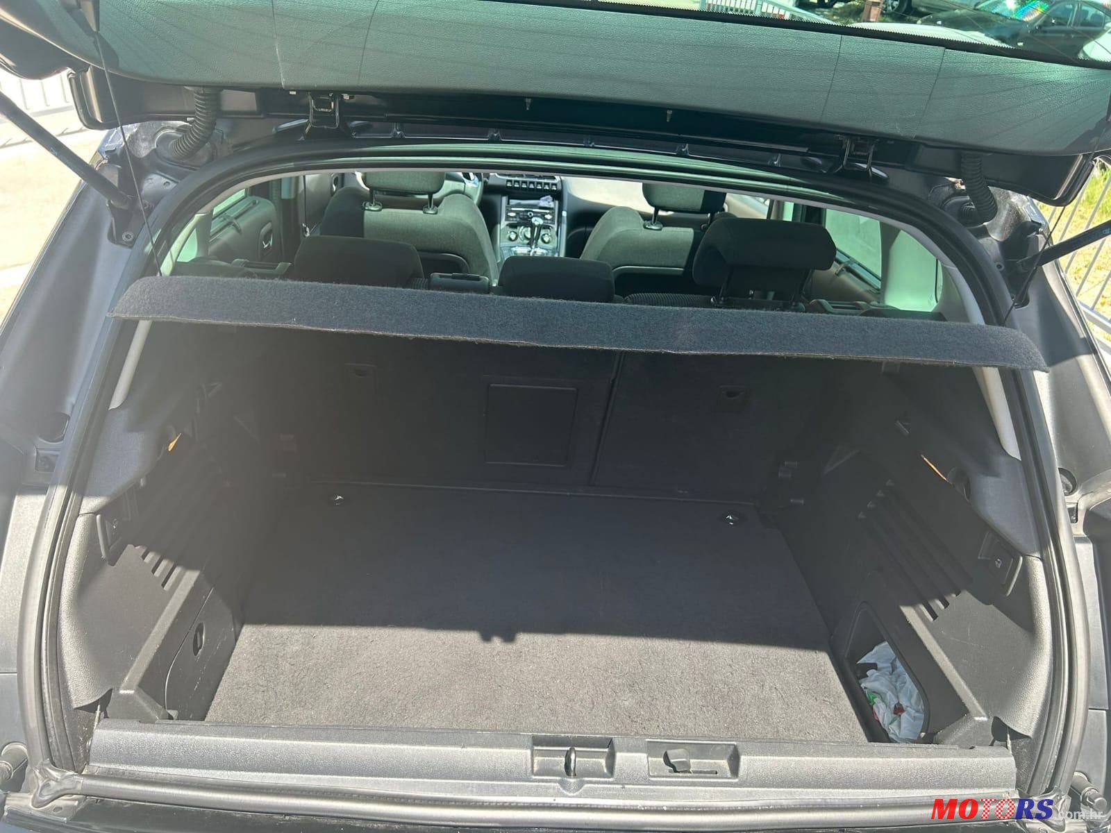 2014' Peugeot 3008 1,6 Hdi photo #5