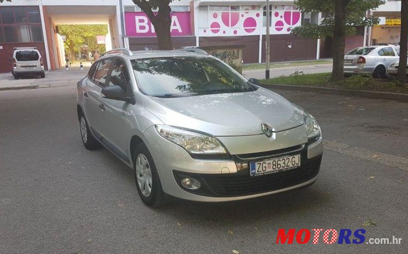 2013' Renault Megane Grandtour photo #4