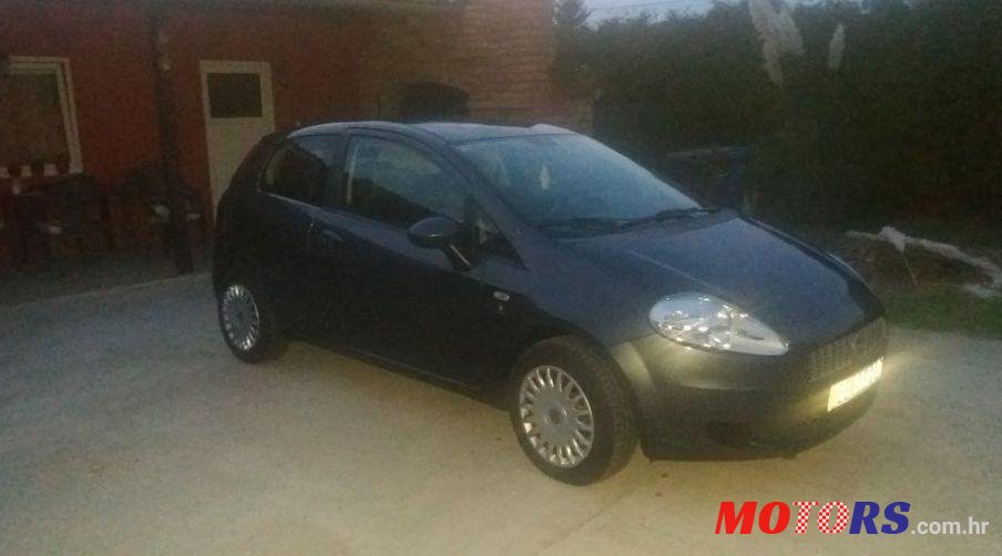 2009' Fiat Grande Punto 1,3 Multijet 16V photo #2