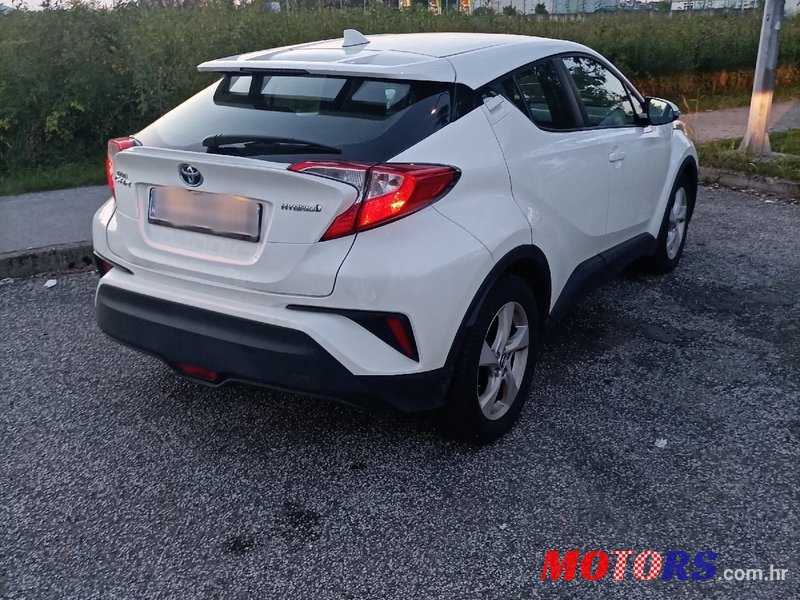 2019' Toyota C-HR 1,8 photo #4