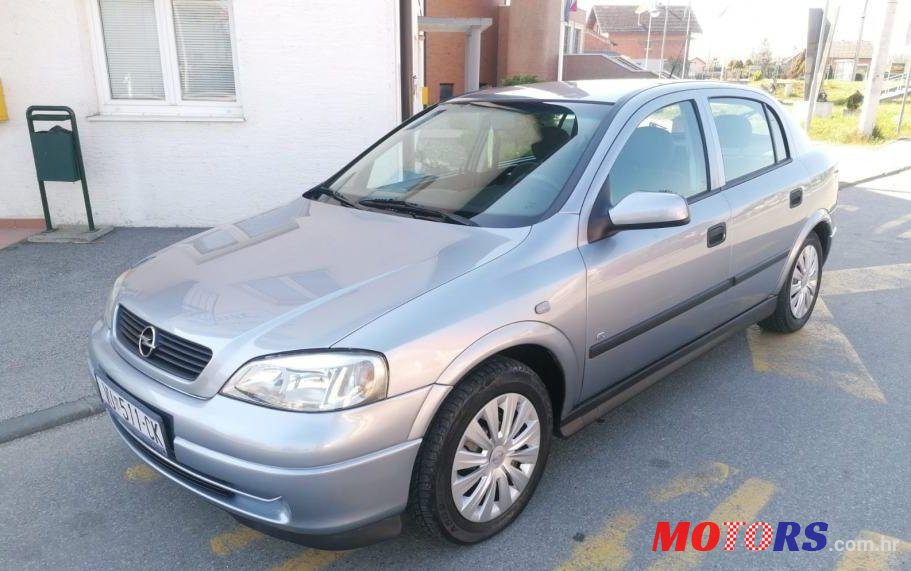 2010' Opel Astra 1,4 photo #1