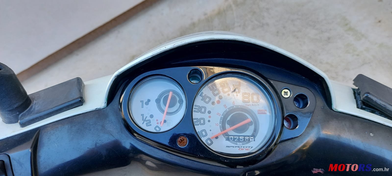 2010' Aprilia photo #2