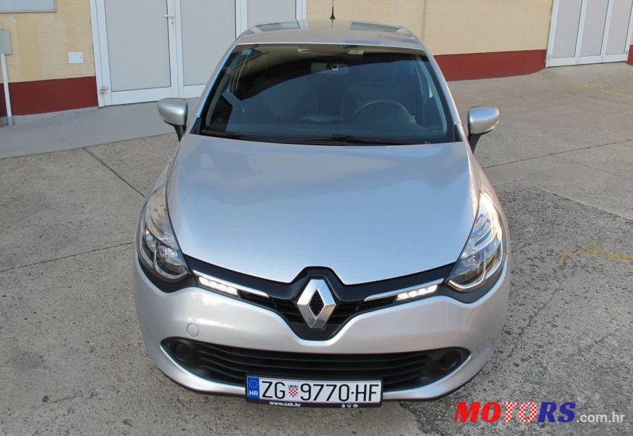 2015' Renault Clio photo #2