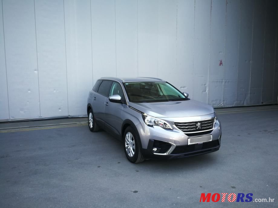 2019' Peugeot 5008 photo #1