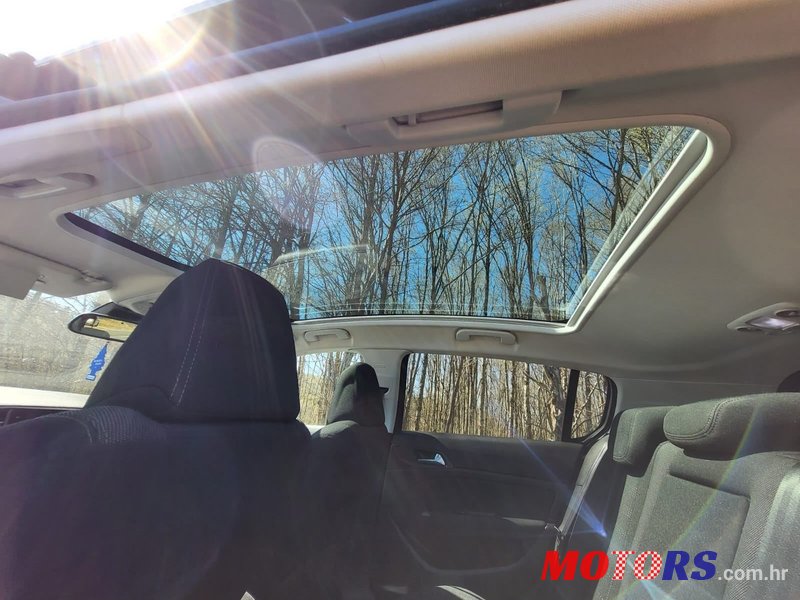 2015' Peugeot 308 1,6 Bluehdi photo #1