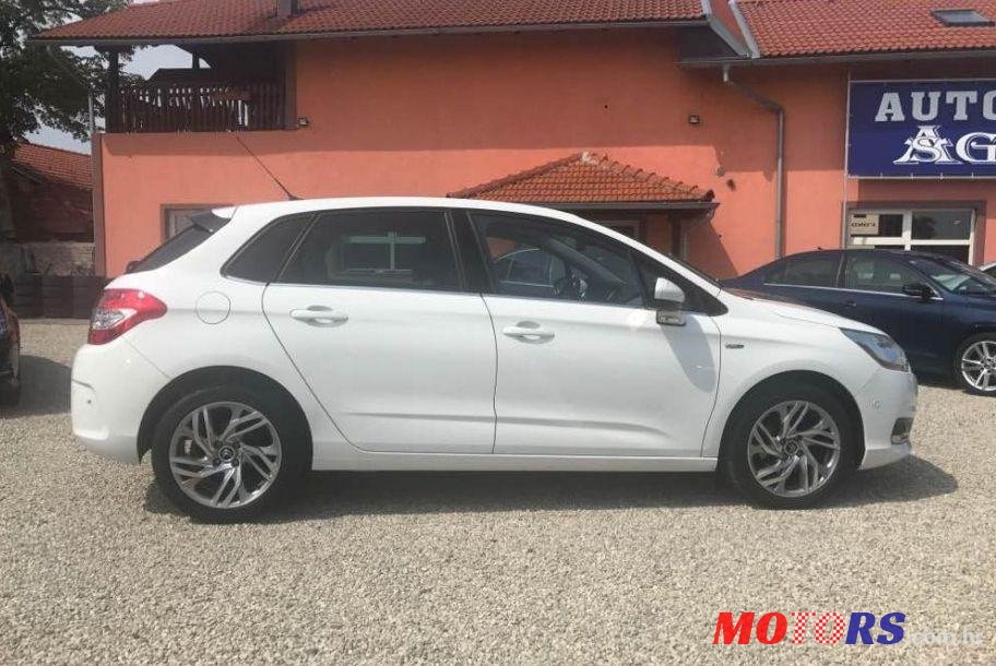 2012' Citroen C4 photo #1