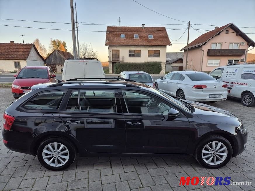 2013' Skoda Octavia Combi photo #6