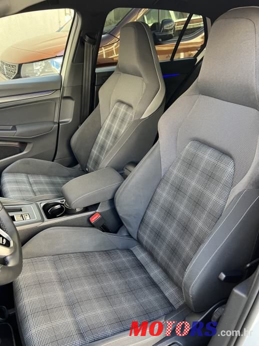 2021' Volkswagen Golf 8 2,0 Tdi photo #3