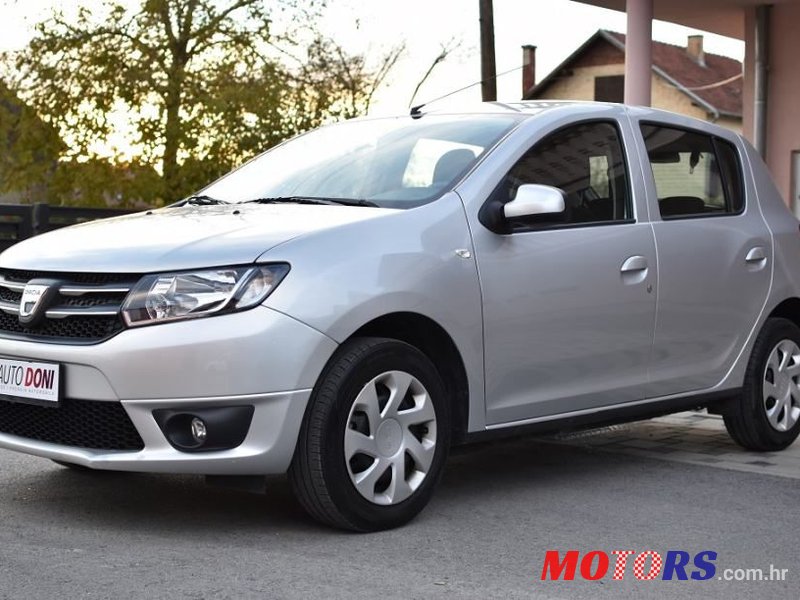 2014' Dacia Sandero photo #3