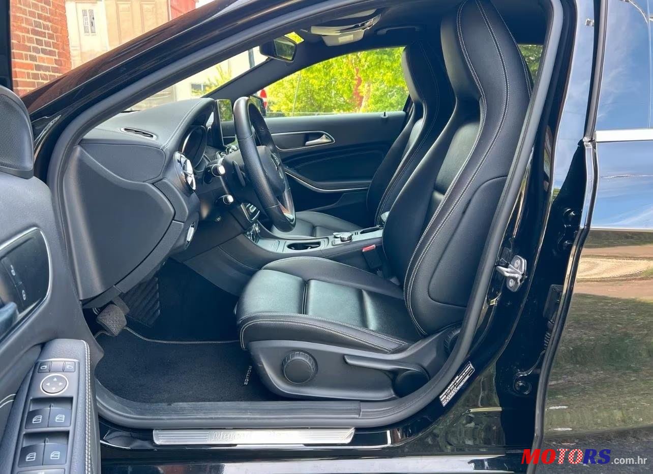 2019' Mercedes-Benz GLA-Class photo #3