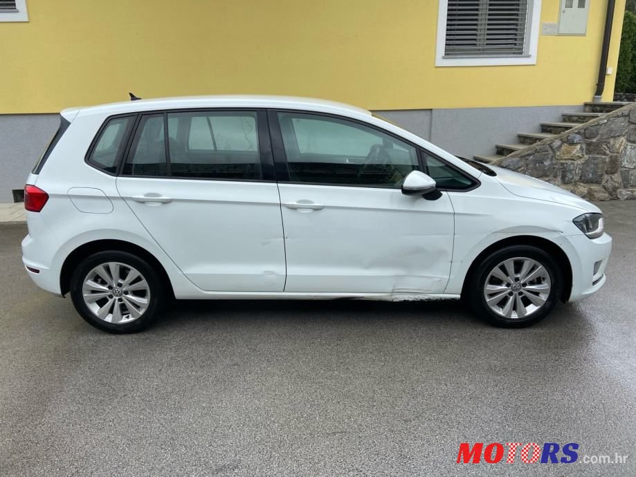 2017' Volkswagen Golf Sportsvan photo #4