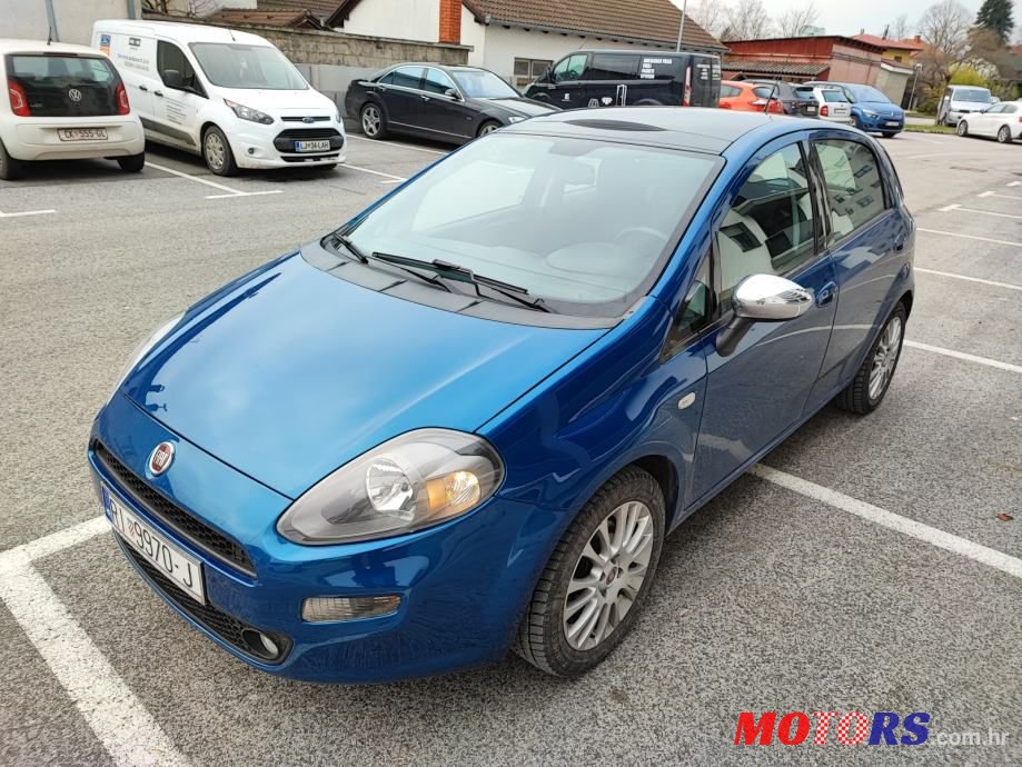 2012' Fiat Punto photo #4