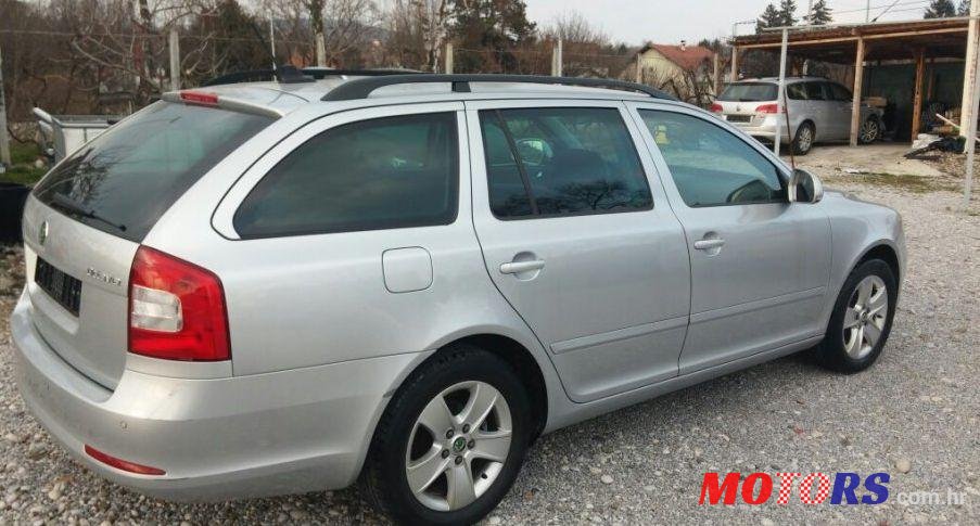 2013' Skoda Octavia Combi photo #2