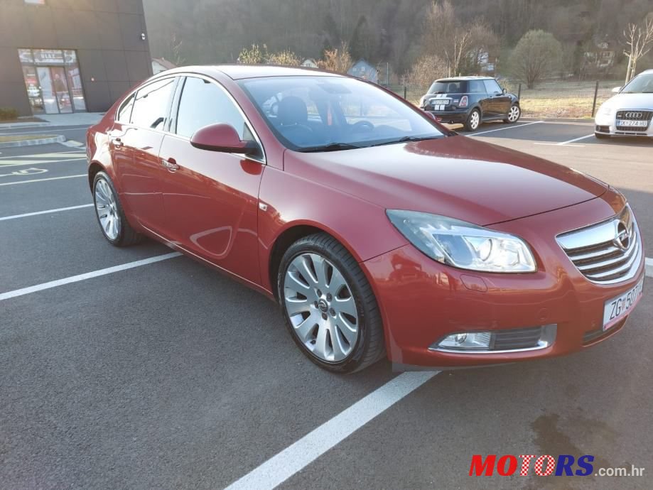 2010' Opel Insignia Sport photo #3