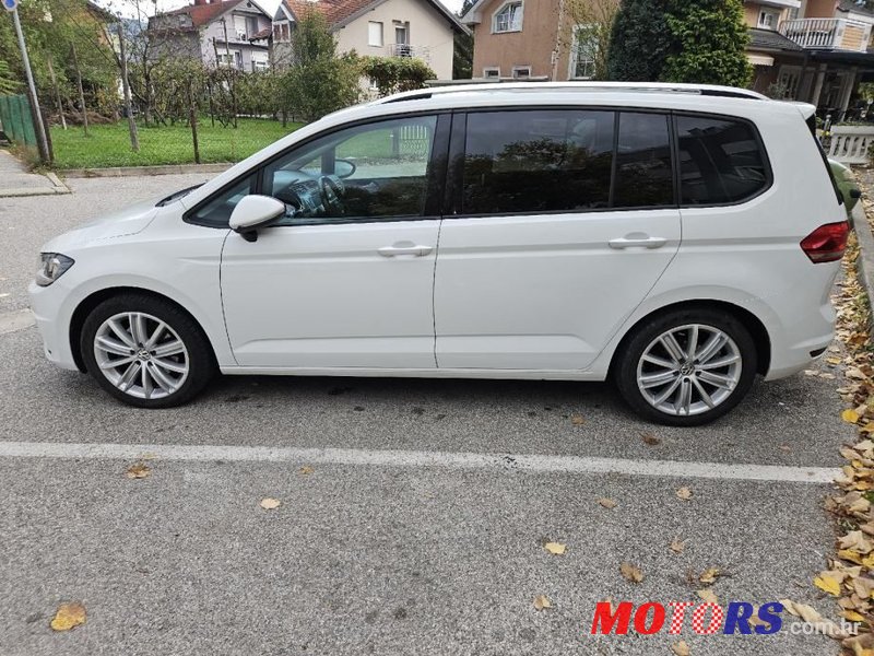 2016' Volkswagen Touran 2,0 Tdi Bmt photo #1