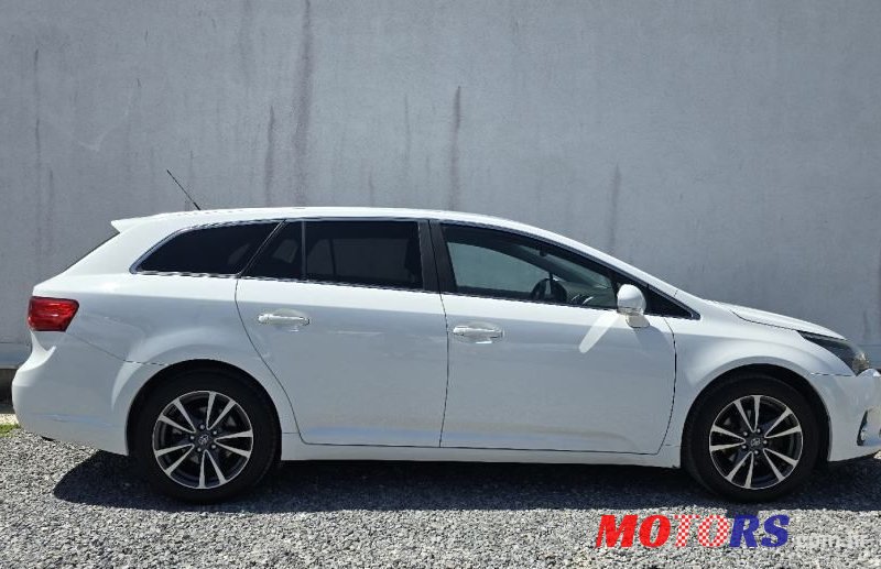 2013' Toyota Avensis 2,0 D-4D photo #4