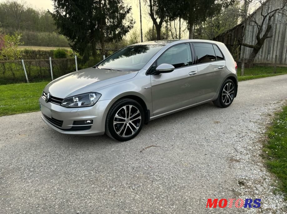 2013' Volkswagen Golf VII 1,6 Tdi photo #1