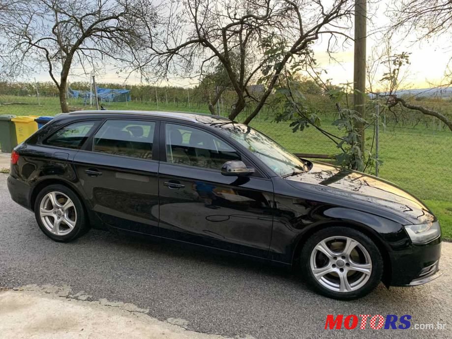 2013' Audi A4 Avant photo #2