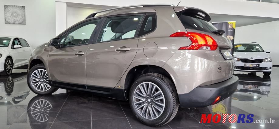 2014' Peugeot 2008 1,2 Vti photo #2