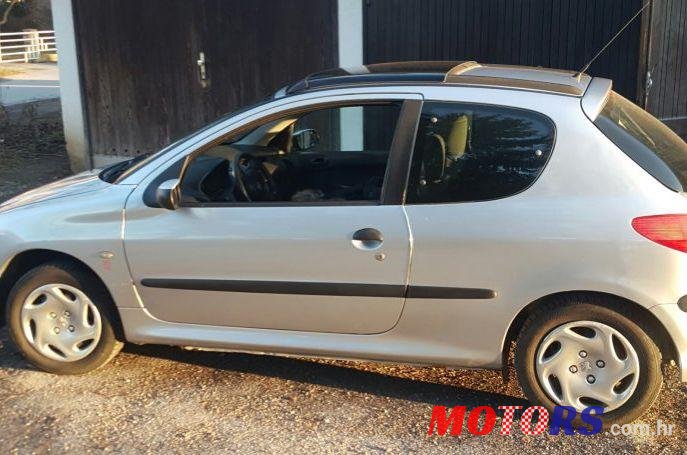 2004' Peugeot 206 206 1,4 Hdi photo #1