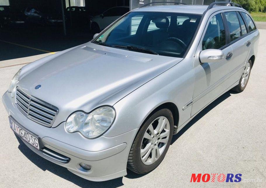 2004' Mercedes-Benz C-Klasa 220 Classic photo #1