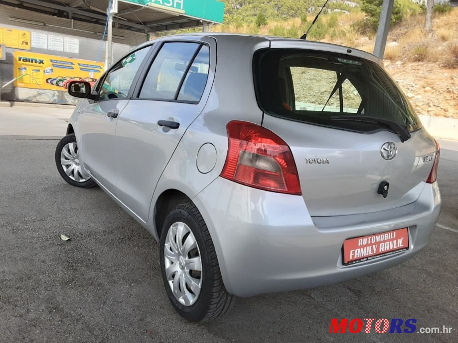 2006' Toyota Yaris photo #3