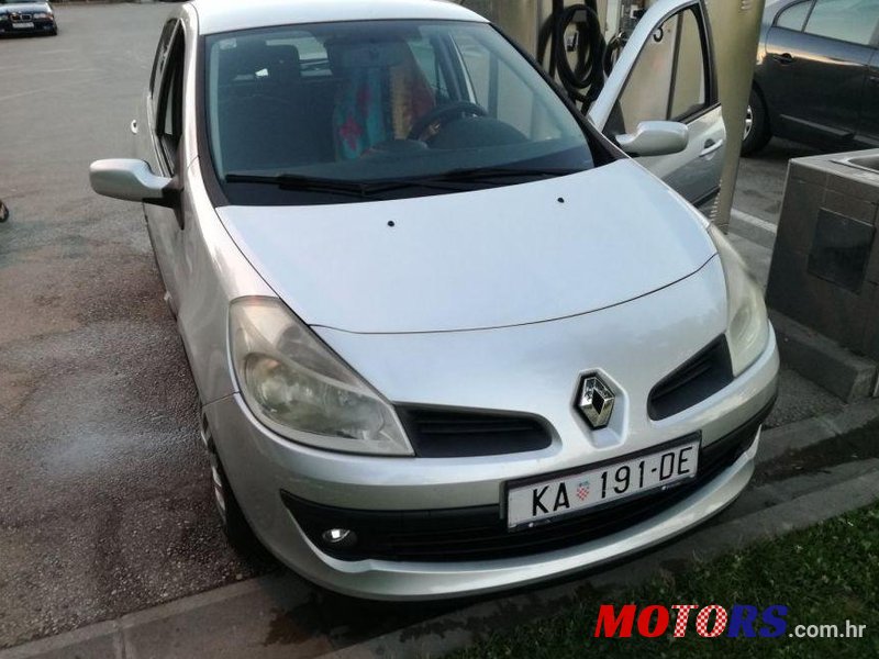 2007' Renault Clio 1,2 16V photo #3