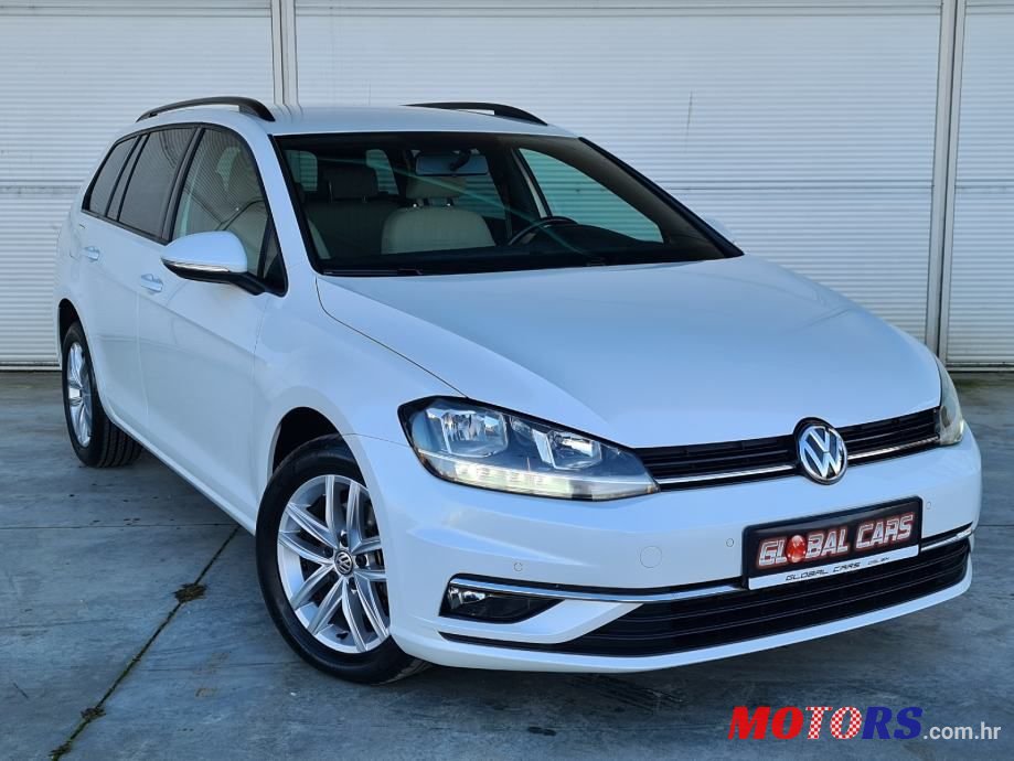 2017' Volkswagen Golf 7 Variant photo #2