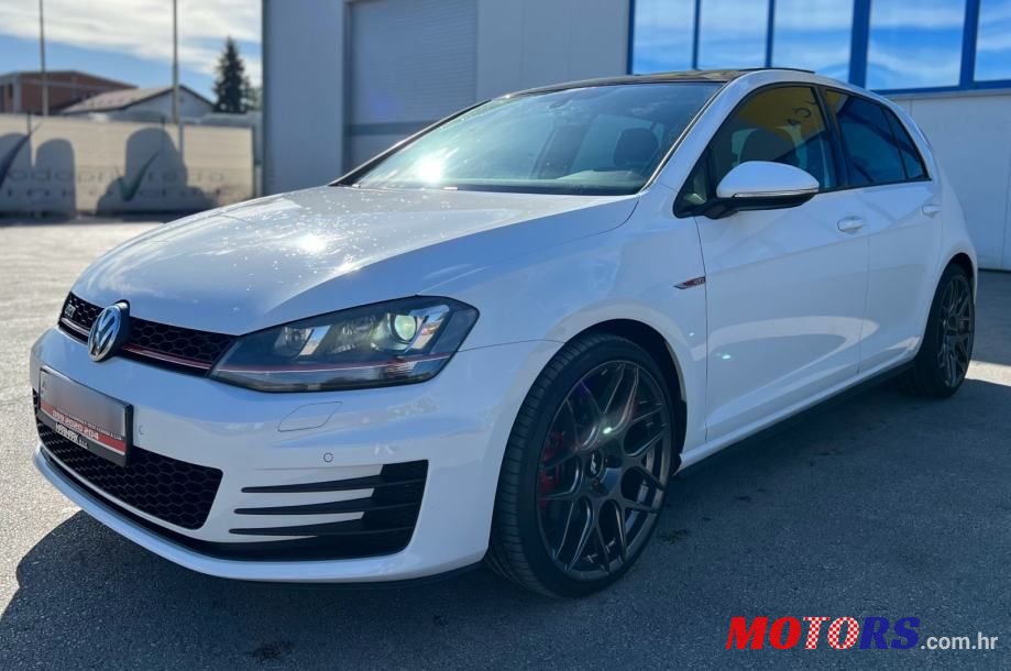2013' Volkswagen Golf VII Gti photo #2