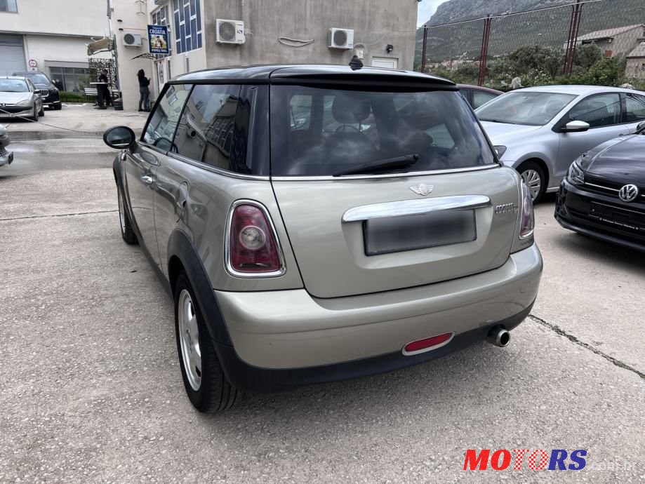 2008' MINI Cooper Cooper D photo #5