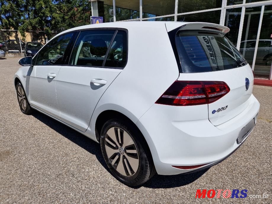 2016' Volkswagen Golf VII E-Golf photo #2