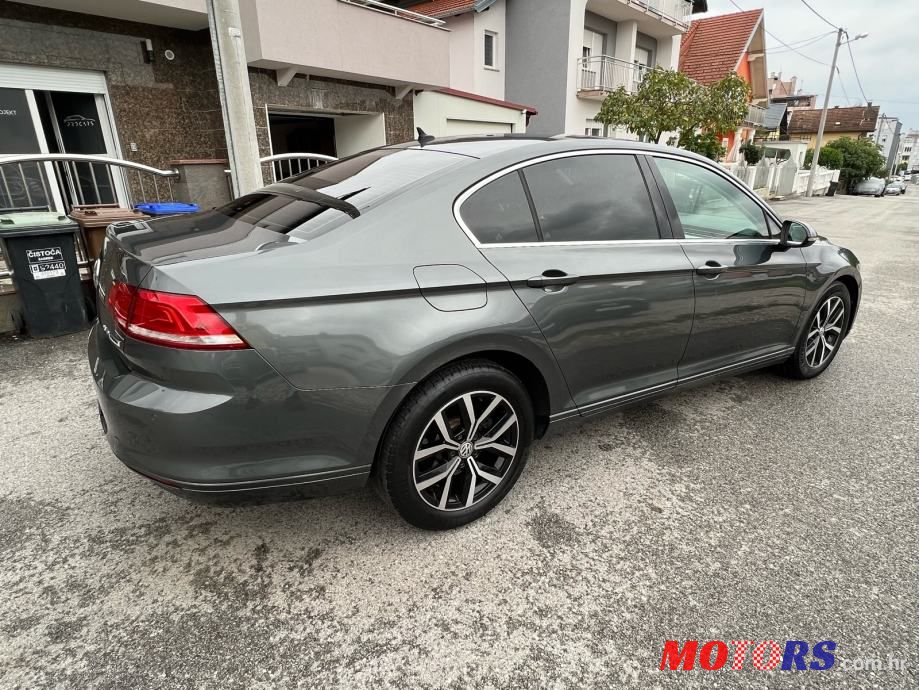 2015' Volkswagen Passat photo #4