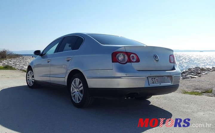 2007' Volkswagen Passat 2.0 TDI photo #1