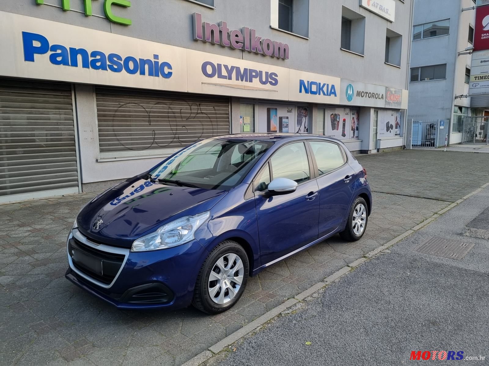 2018' Peugeot 208 1,2 Puretech photo #2