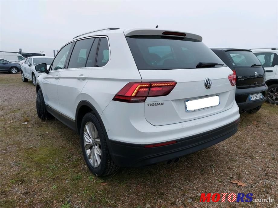 2018' Volkswagen Tiguan photo #3