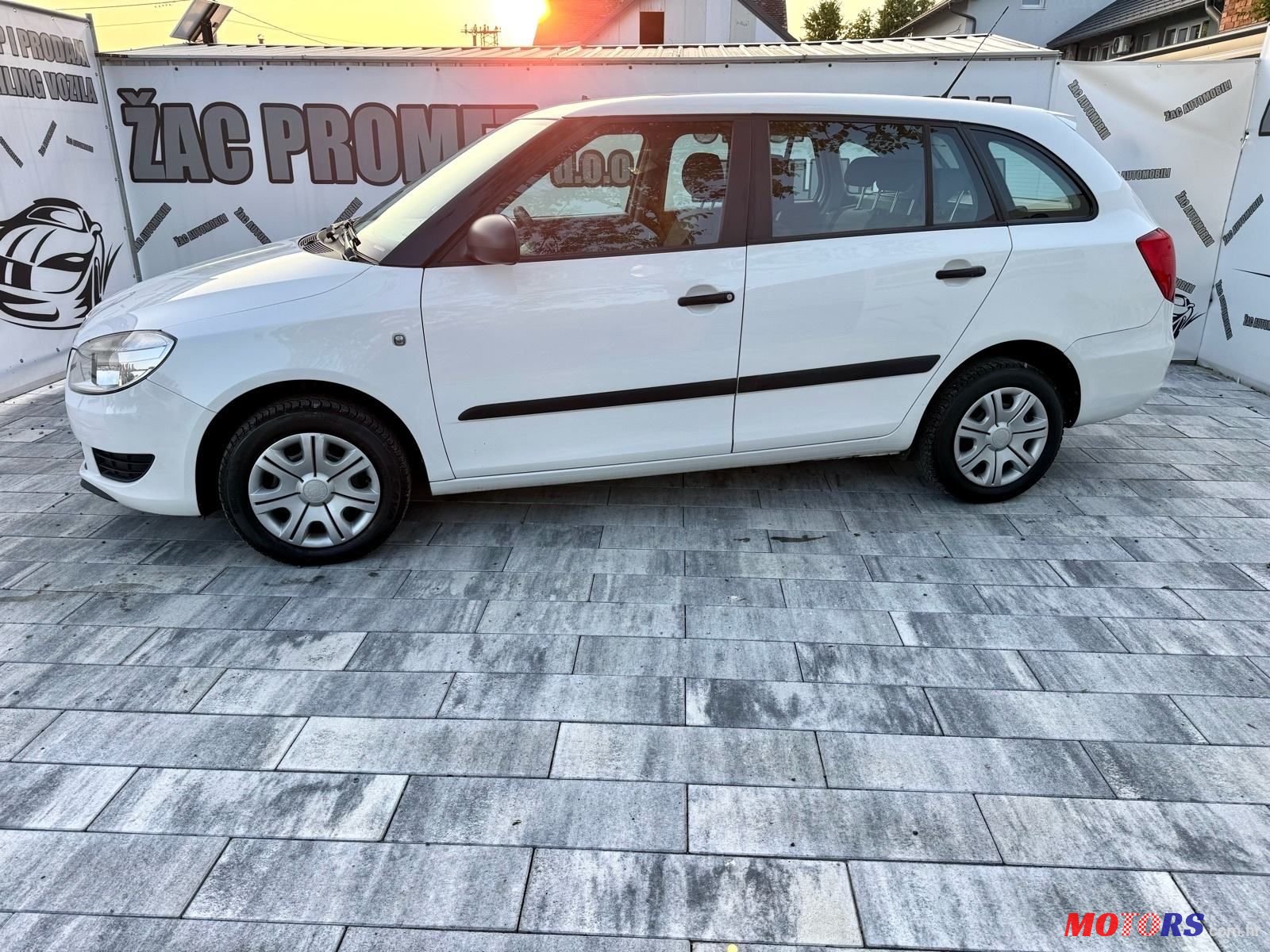 2010' Skoda Fabia Combi photo #5