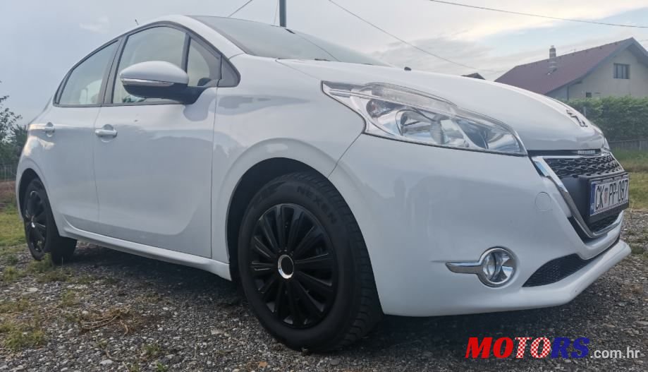 2014' Peugeot 208 photo #2